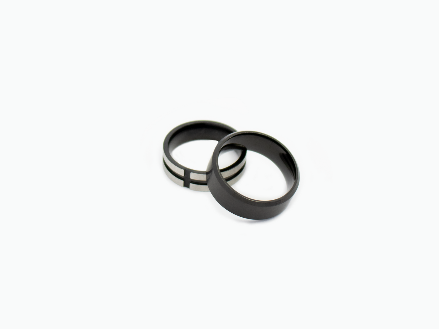STRIPED CROSS RING