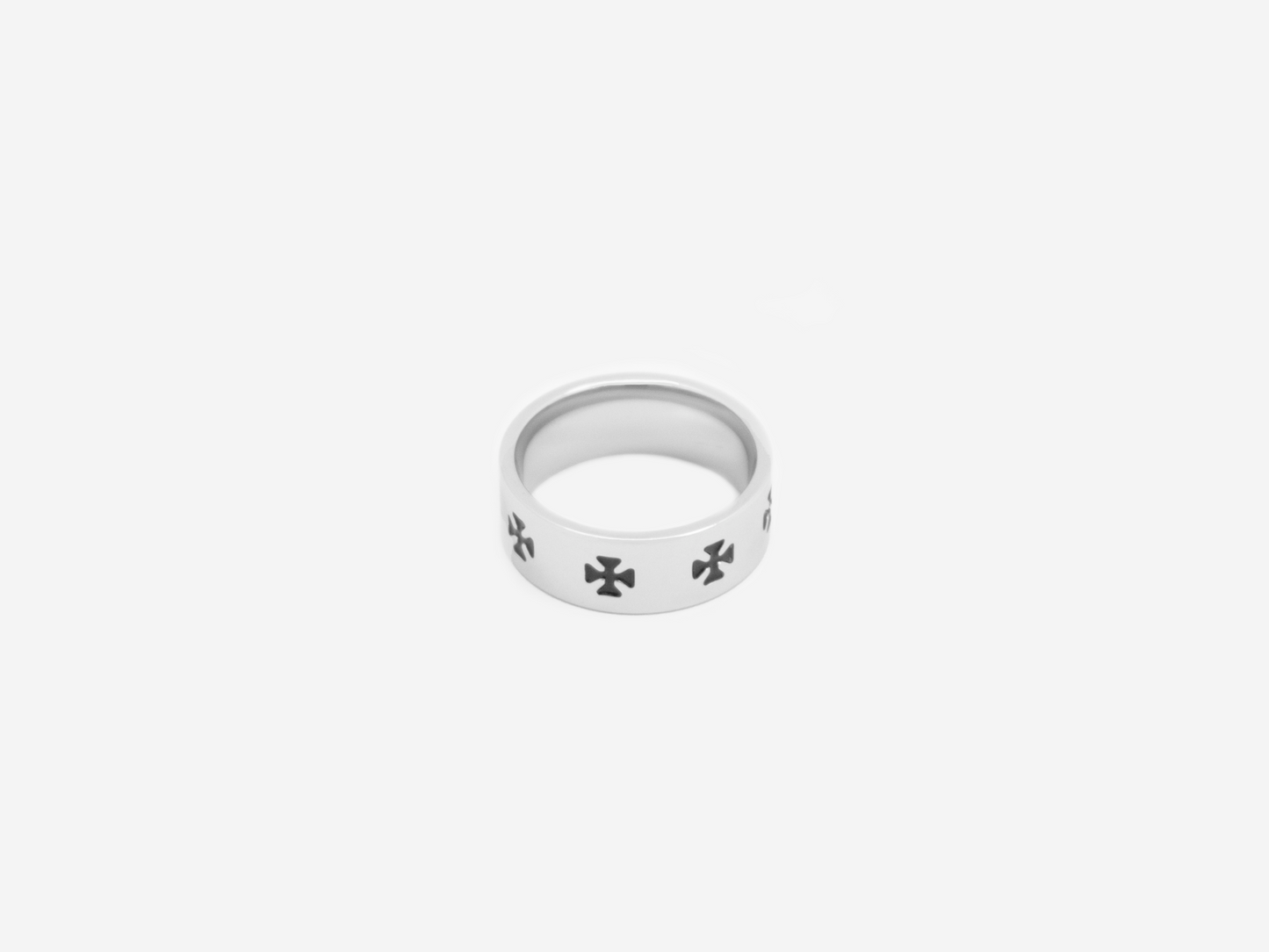 MALTESE RING | BLACK CROSSES