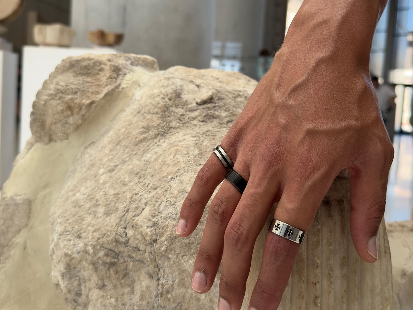 STRIPED CROSS RING