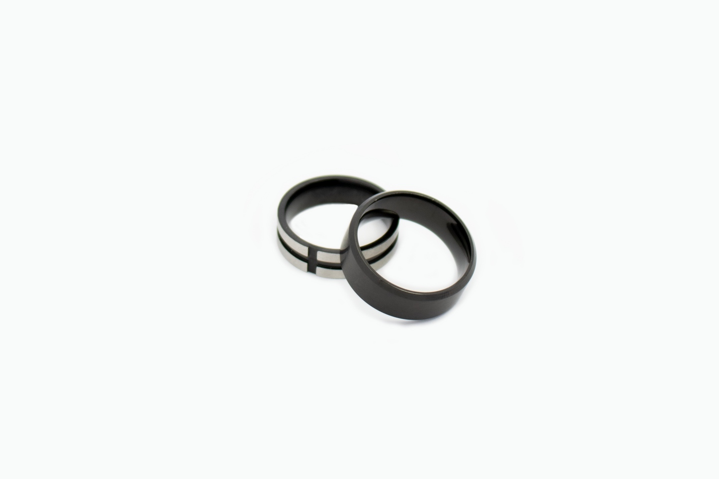 STRIPED CROSS RING