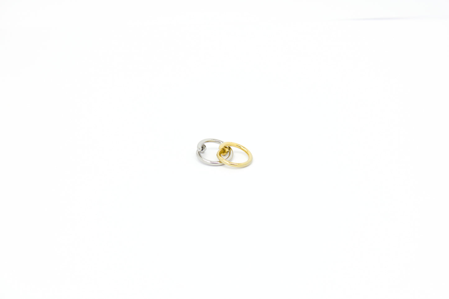 NAIL RING