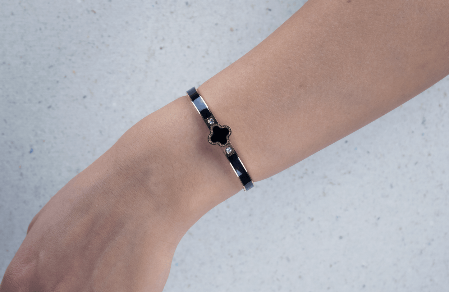 FOUR-LEAF GOLD BLACK BRACELET