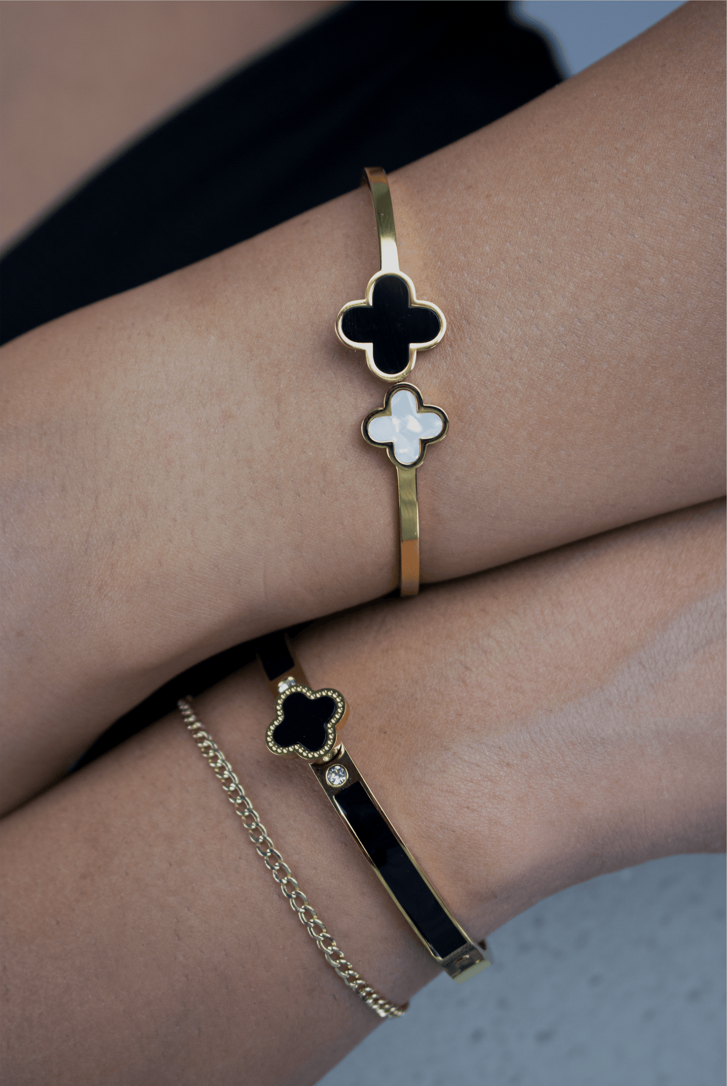 FOUR LEAF BLACK WHITE BRACELET